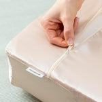 Load image into Gallery viewer, InnovaGoods Youthlow Anti-Wrinkle Cervical Pillow with Satin Cover
